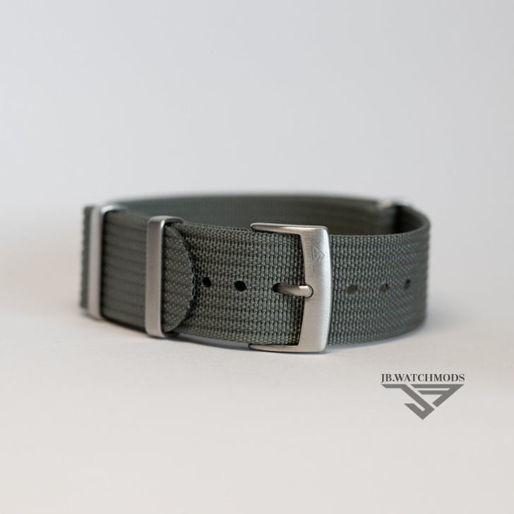 Premium Ribbed 20mm Watch Strap Light Grey with Silver Hardware